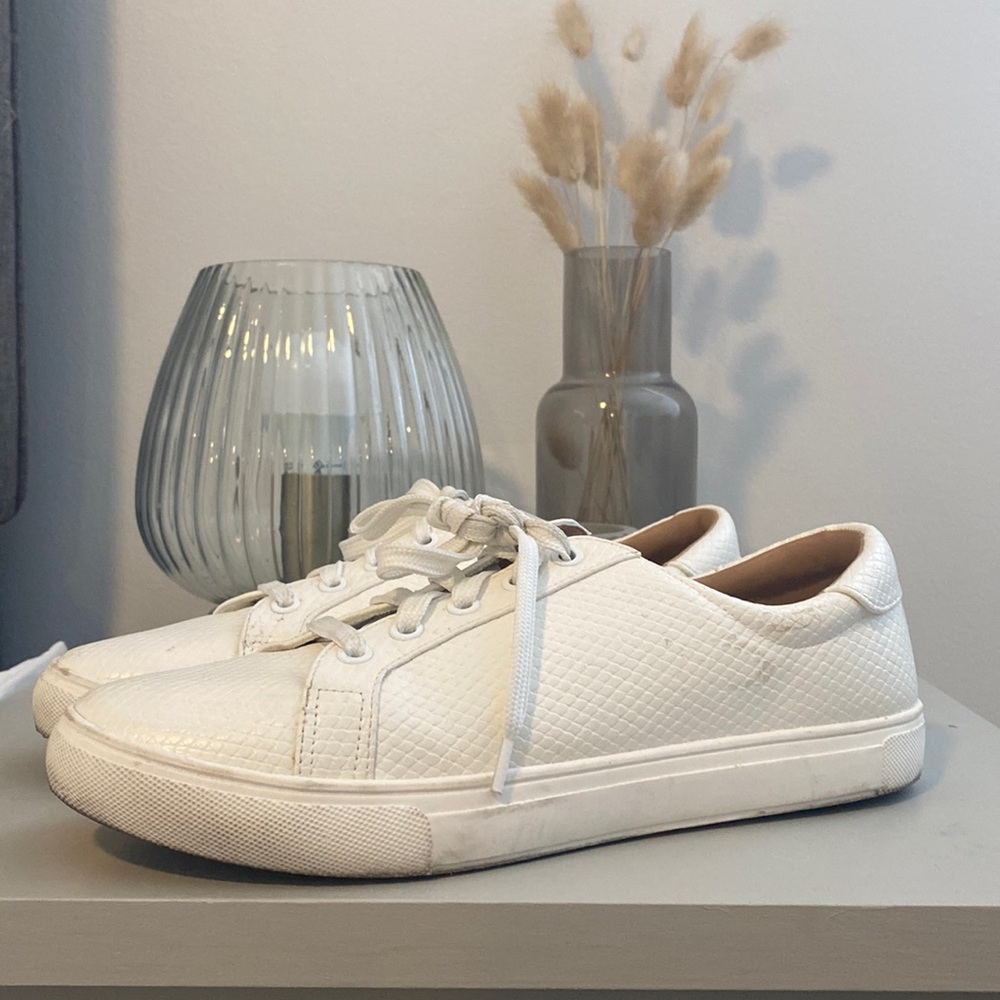 Womens H&M white sneakers